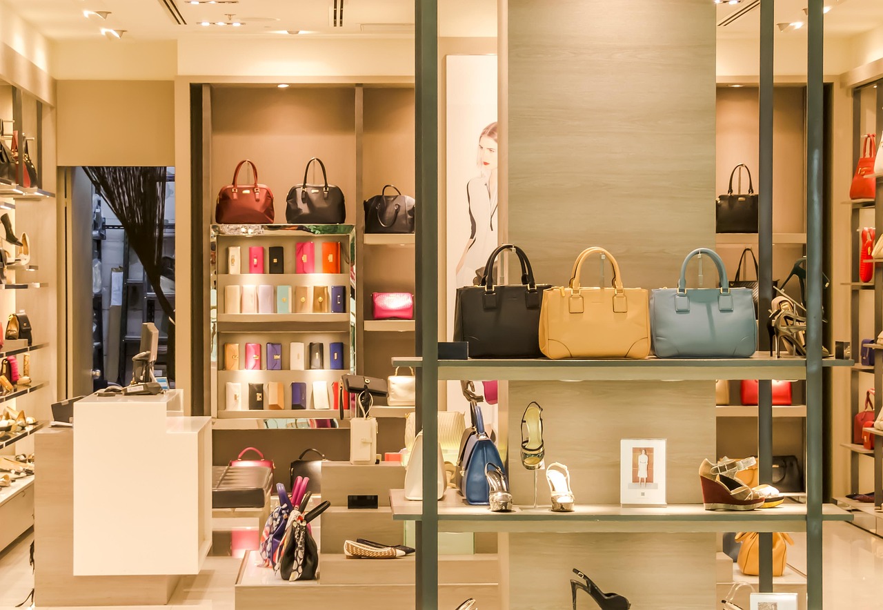 entdecken sie die welt der fast fashion: stilvolle kleidung zu erschwinglichen preisen, die schnell verarbeitet und geliefert wird. bleiben sie modisch und aktuell, ohne ihr budget zu sprengen.