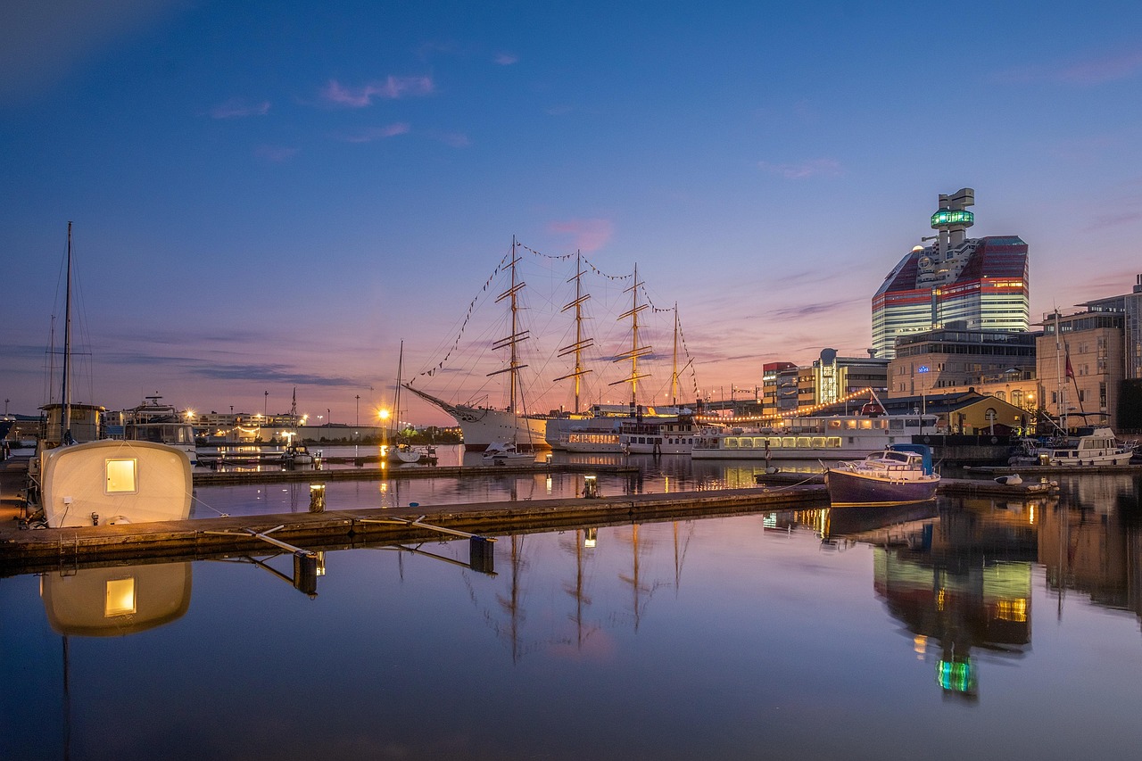 services-04 little boom, gothenburg, nature, sea, port, water, solar, sweden, boat, ships, sailboat, houseboat, lifestyle