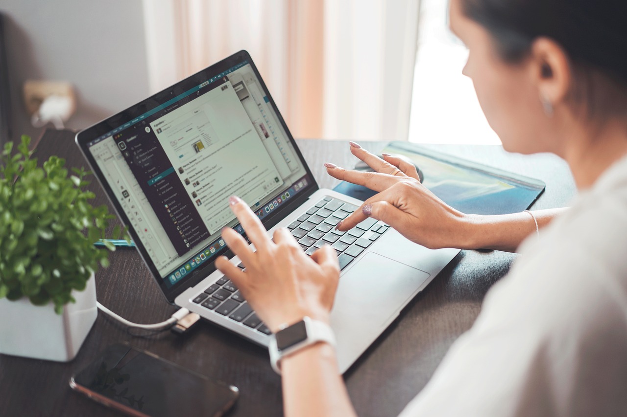 entdecken sie die vorteile der remote-arbeit: flexibilität, produktivität und work-life-balance. erfahren sie, wie sie erfolgreich von zu hause oder unterwegs arbeiten können.