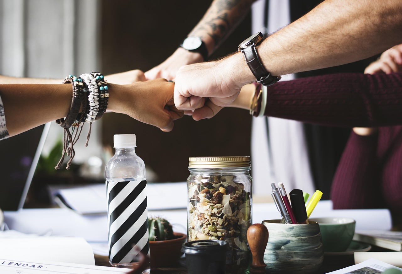 entdecken sie tipps und strategien für ein erfolgreiches business meeting. erfahren sie, wie sie ihre geschäftstreffen effizient planen, strukturieren und zum gewünschten ziel führen.